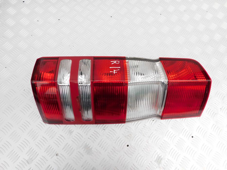 Mercedes Sprinter 906 lampa PRAWA tył pasażera 06-17r