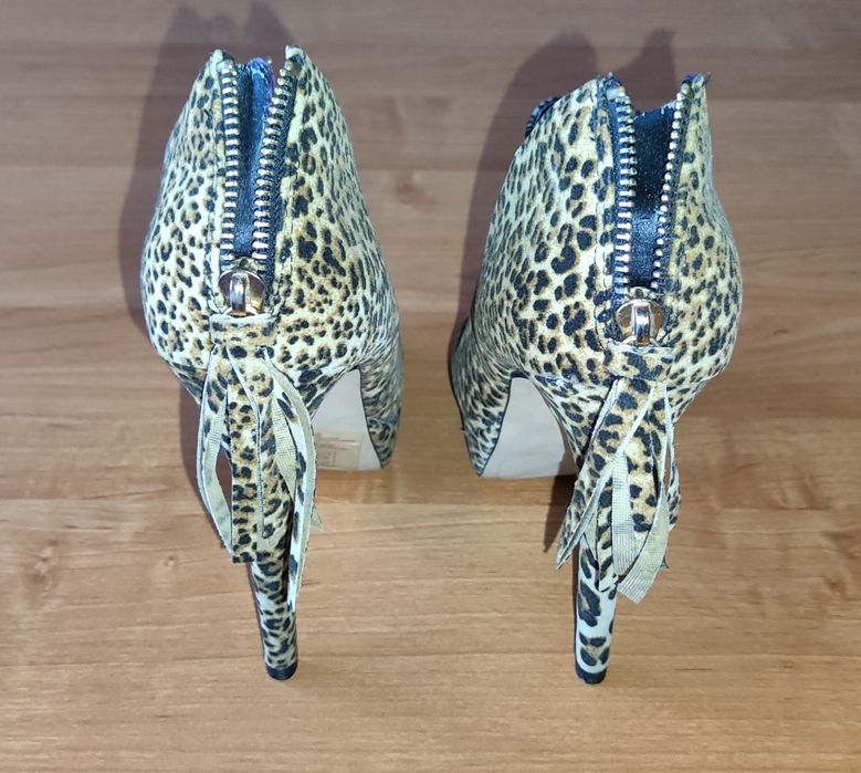 Botki na szpilce i platformie w panterkę ATMOSPHERE, BDB, r. 37/24 cm