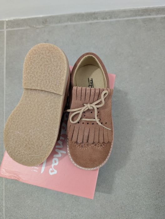 Carneiras, sapatos para crianças