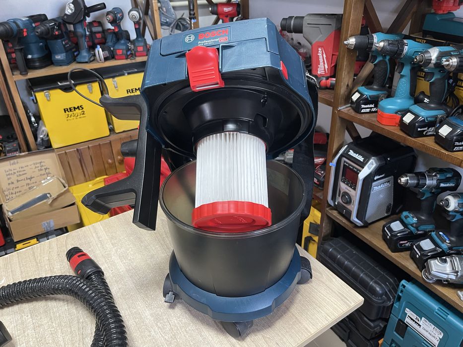 Bosch GAS 18V-10L / акумуляторний пилсосс Бош 18V