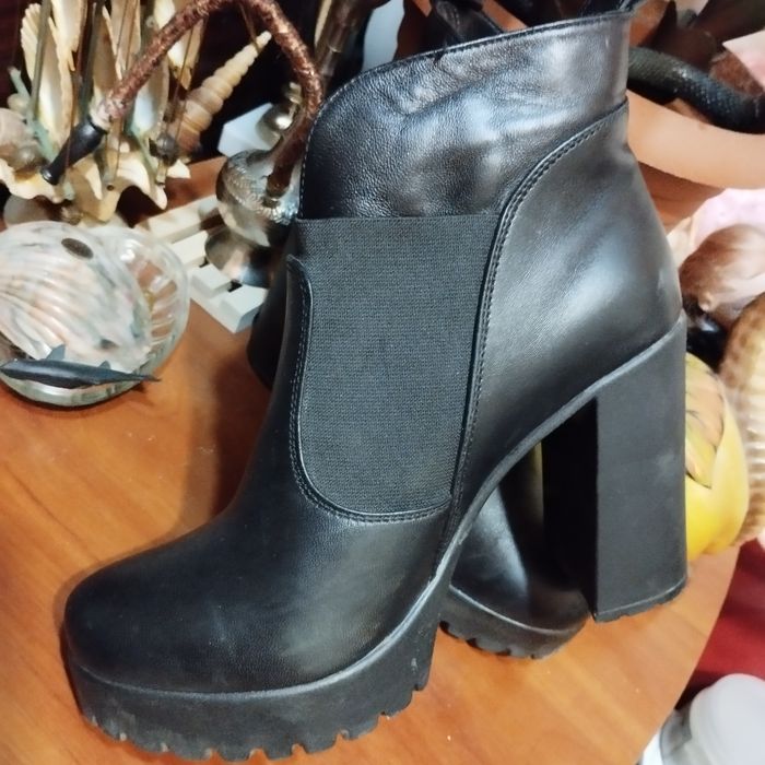 Сапожки  на продажу