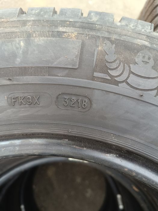 Michelin  Aglis 215 70 15 cp