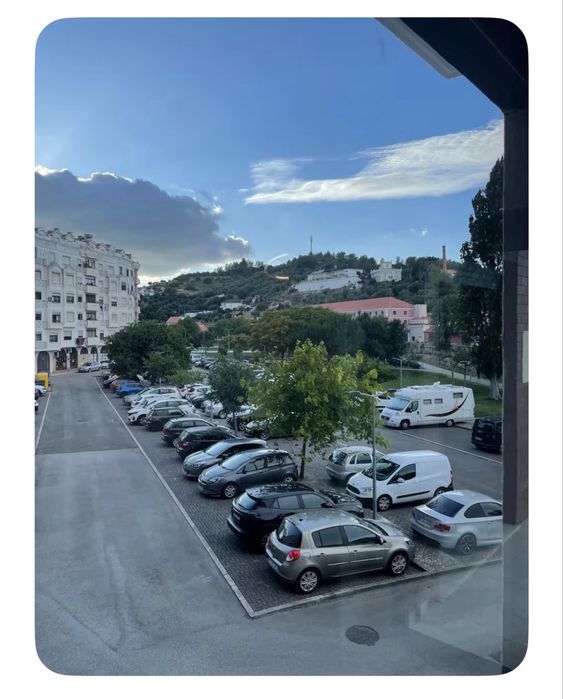 Apartamento T4 em Alenquer com elevador e garagem
