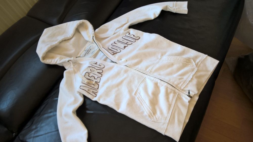 Abercrombie & Fitch biała modna bluza z USA