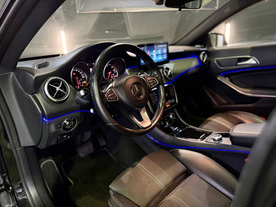 Mercedes-Benz CLA 220 AMG Automática