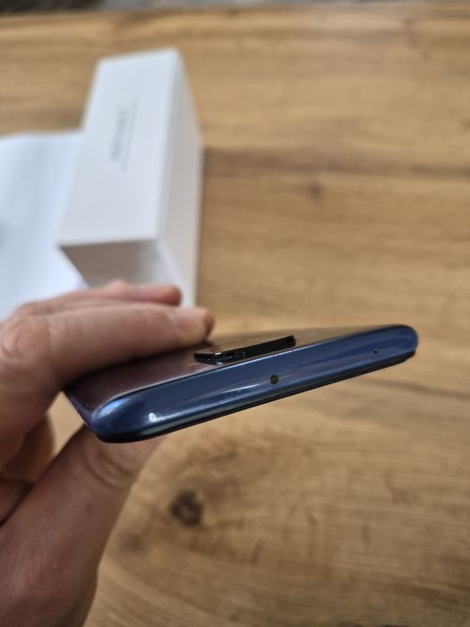 Телефон Redmi Note 9