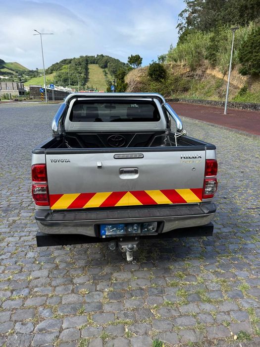 Toyota Hilux 2.5 D-4D Tracker 4x2 | Apenas 95.000 km! | Como Nova