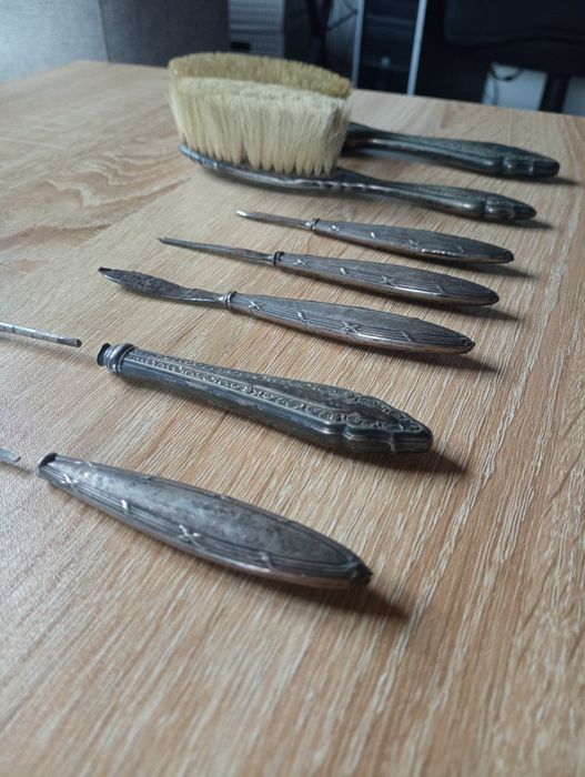 Utensílios antigos de manicure em prata