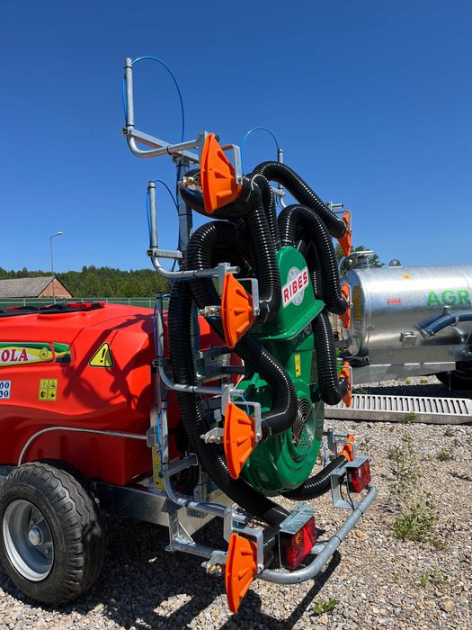 Opryskiwacz ciągany do malin porzeczki 1000 l Ribes Agrola