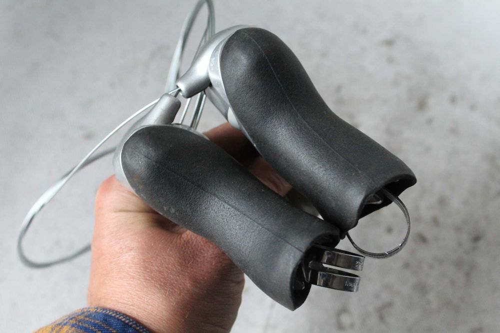 klamkomanetki szosowe shimano RX100 ST-A550 . 2x8s 8 speed era lata 90' CU1