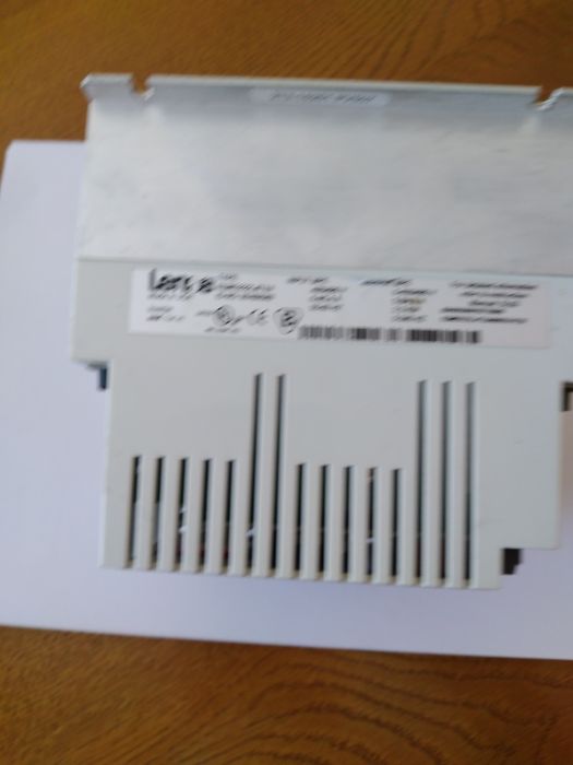 Частотний перетворювач Lenze ESMD222L4ТХА,,2,2 KW3F