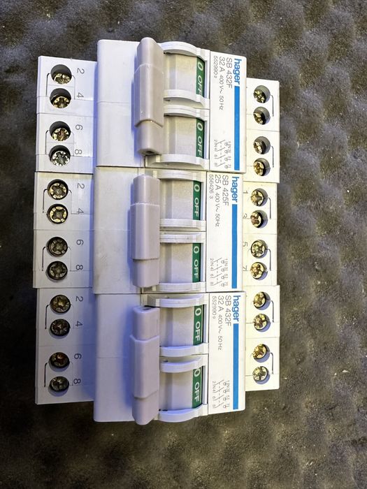 Disjuntores hager trifasicos