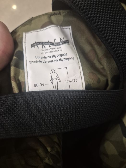 Ubranie na złą pogodę  174 178 Str