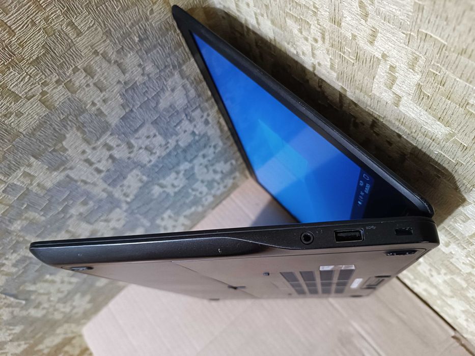 Ноутбук Dell E7450 / 14"/Core i5 /8 GB /250 GB SSD /HD Graphics 5500