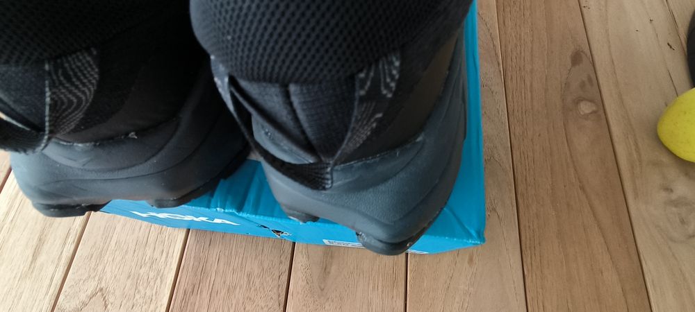 Hoka novas com caixa original