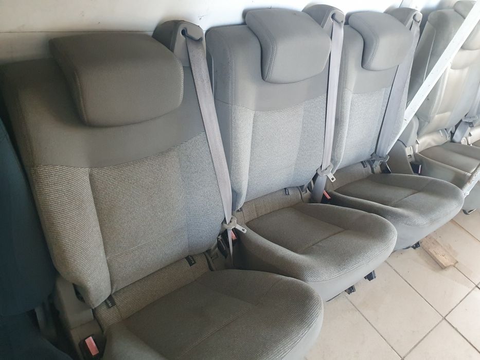 ряд сидушек з ремнями безпеки, 3 точн.