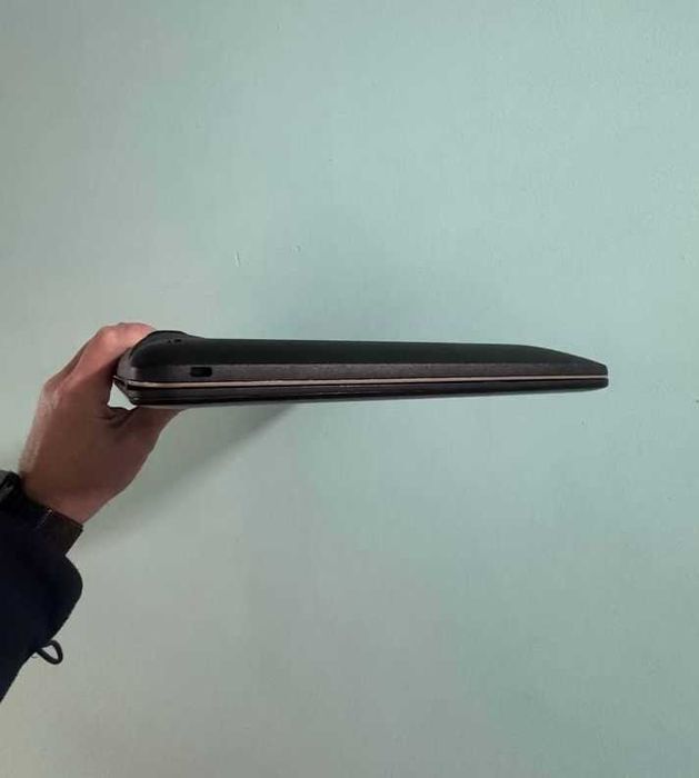 Asus vivobook 15 x540ubr core i5/Ram 8gb/ SSD 240gb