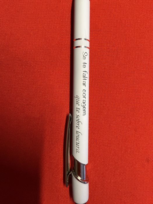 Gravação e corte a laser “personalizado”