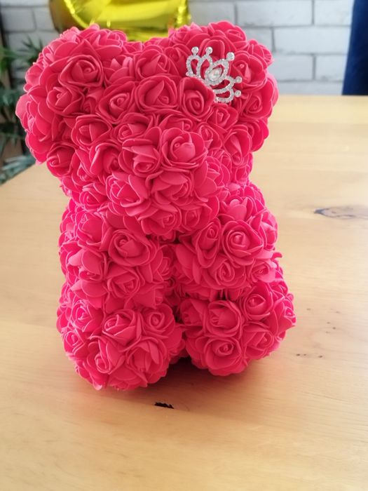 Miś z różyczek piankowych