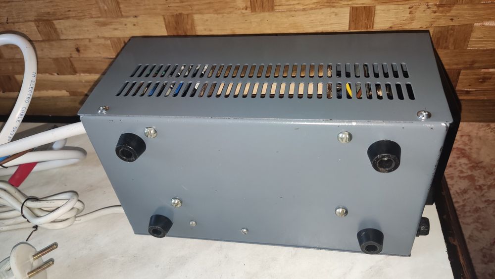 Зарядное устройство