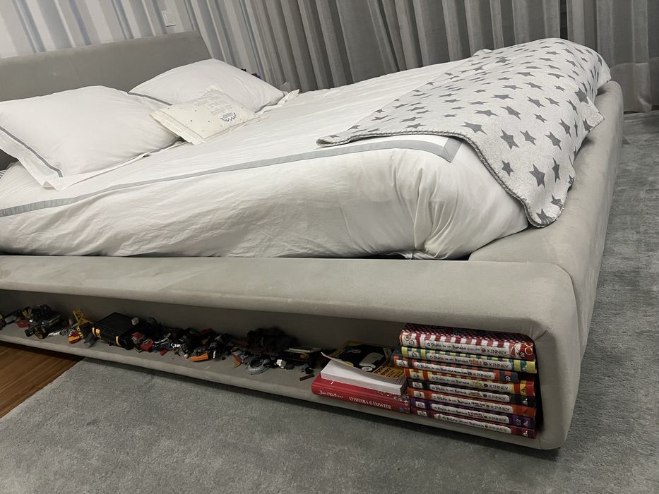 Cama de casal moderna