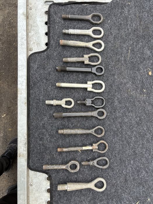 Крюк буксировочный !!!