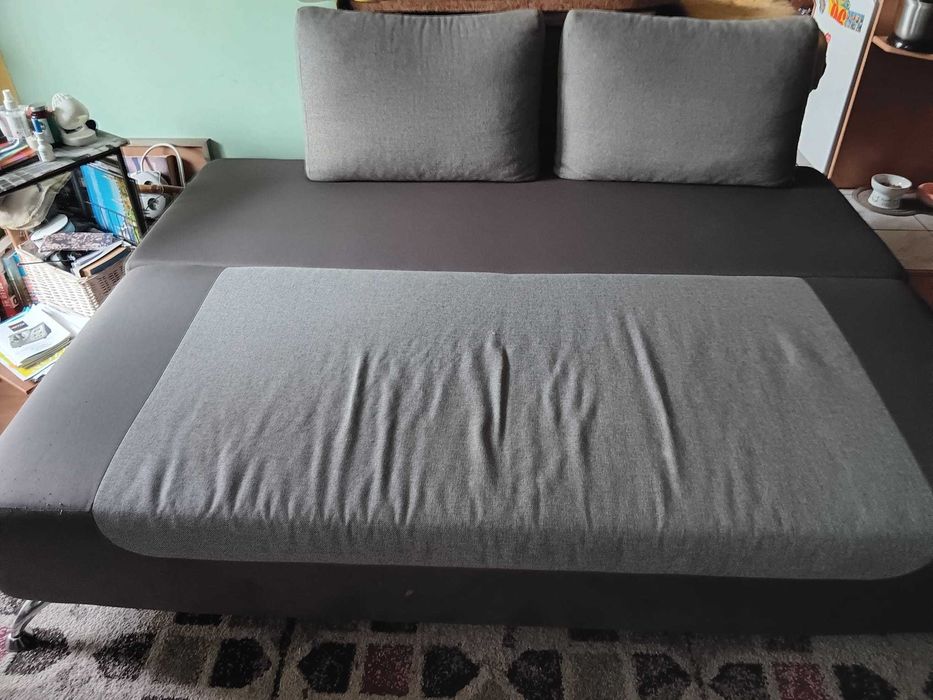 Trzyosobowa sofa rozkładana
