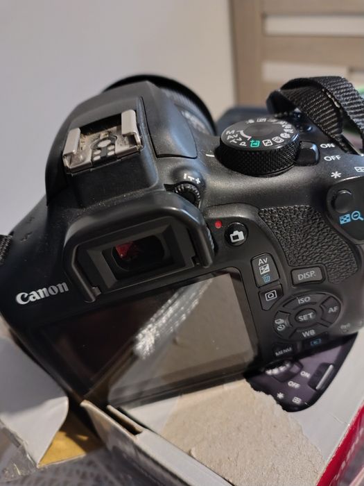 Canon eos 1300d +sigma 10-20