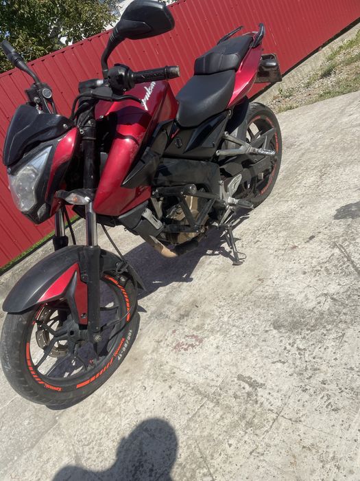 Мотоцикл Bajaj pulsar ns200