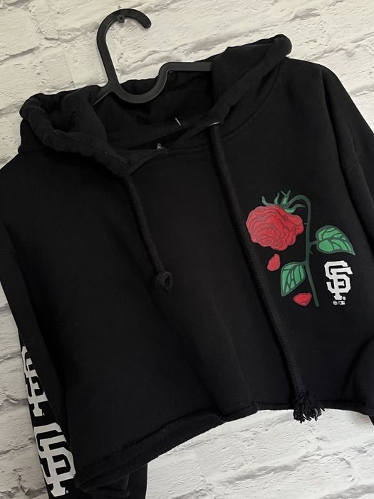 Czarna krótsza bluza 47brand roz L