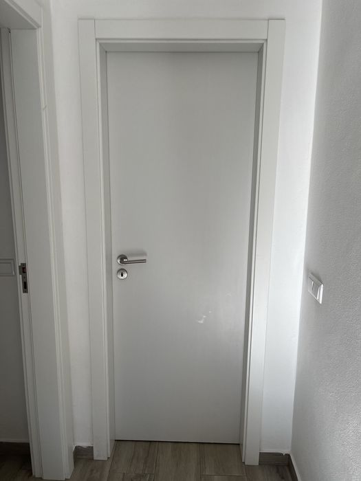 Vender porta de casa interior