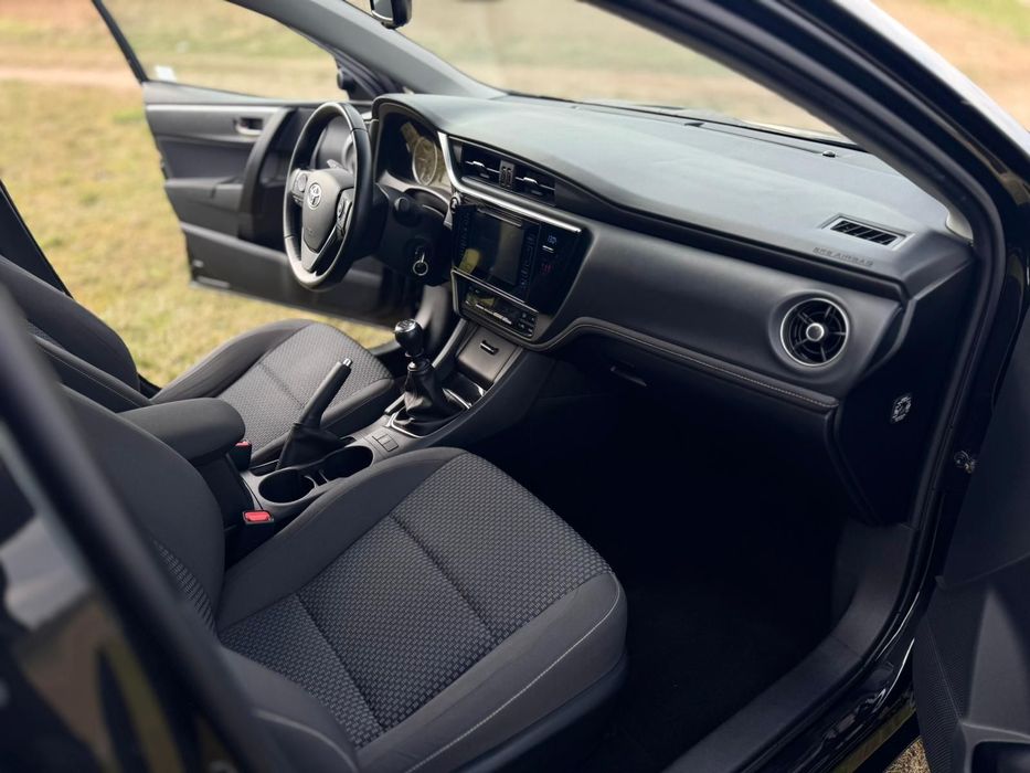 Toyota Corolla Ładne auto z niewielkim przebiegiem