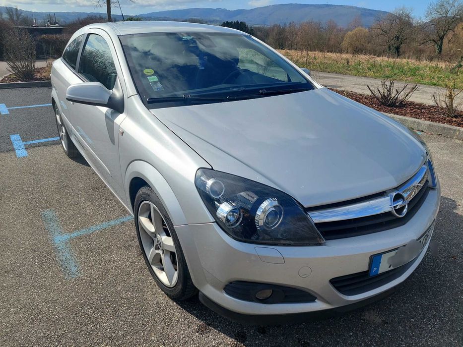 Opel Astra H GTC 1.9 CDTI