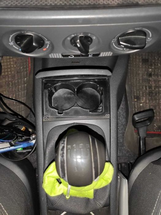 органайзер підстаканник skoda octavia tour skoda fabia. bmw E90