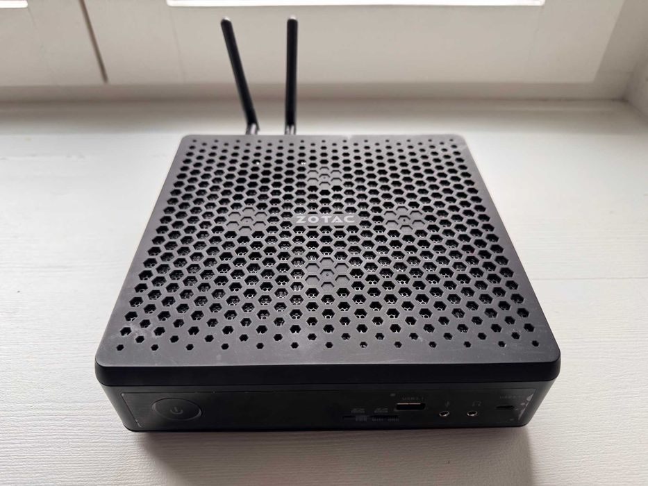 Zotac Magnus EN52060V | RTX 2060 | i5-9300H | Mini Gaming PC