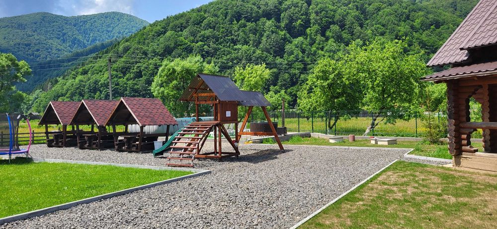 Котедж з 3 спальнями в Карпатах.Чан, сауна.Оренда подобово, відпочинок