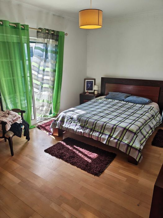 Quarto em Moradia no Feijó (Quinta do Chiado)