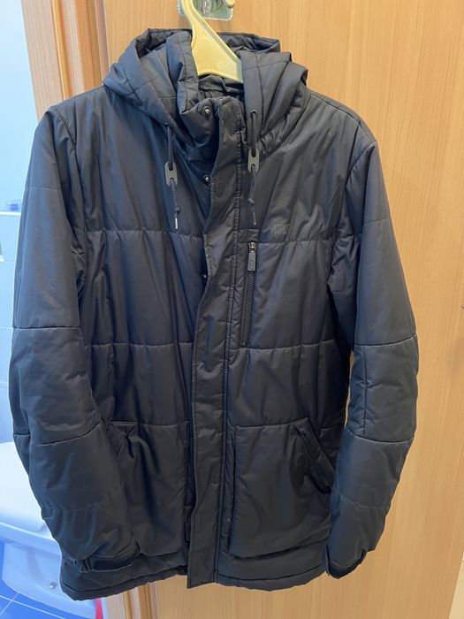 Зимняя куртка nike оригинал M размер