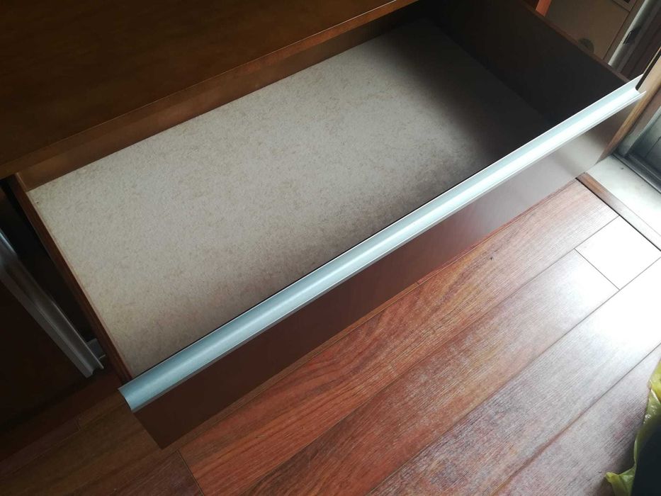 Roupeiro 2 Portas Deslizantes (Madeira Maciça)