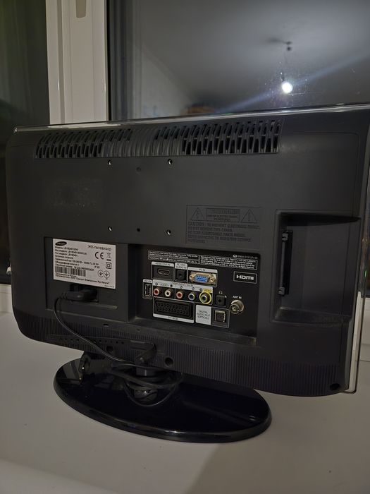 Телевізор самсунг LE19D451G3W