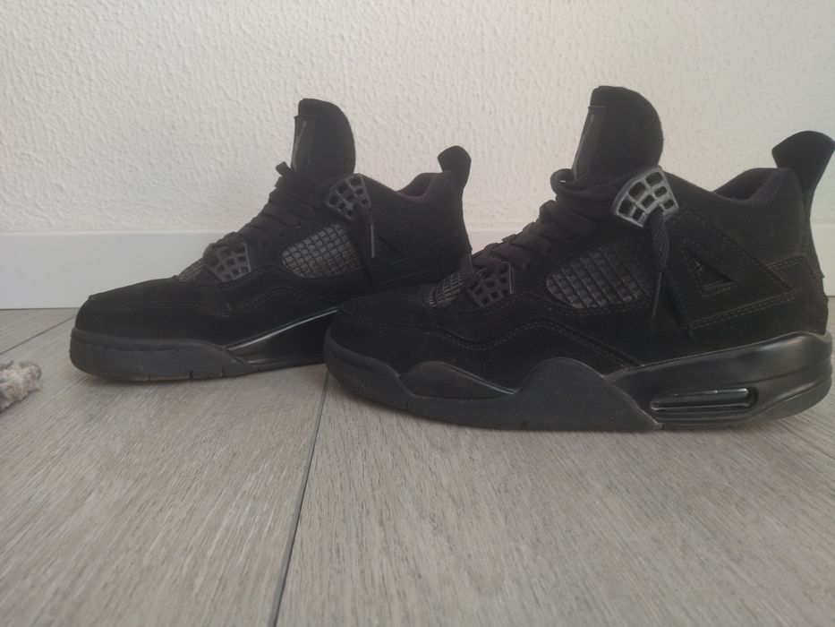 Jordan 4 black cat