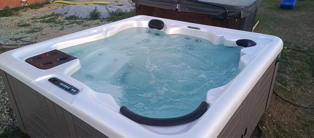 Jacuzzi wanna ogrodowa SPA całoroczna 5 osobowa Balboa Down East Spas Master Spa