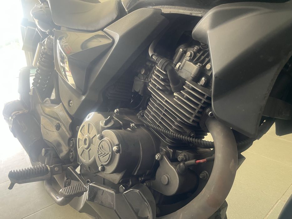 Vendo moto 125 keeway em muito bom estado , pneus novos