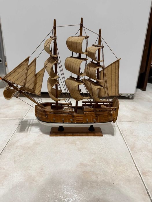 Barco em miniatura (vintage)