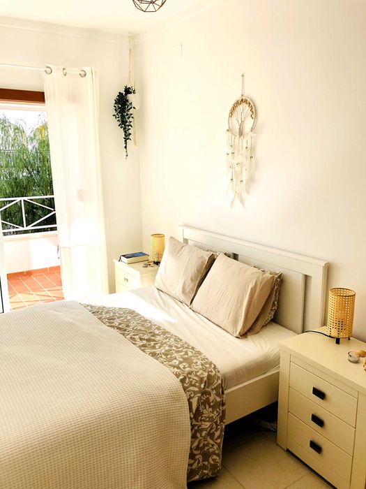 Apartamento muito bonito e acolhedor perto de uma praia de sonho! - com vista para o jardim e 2 varandas