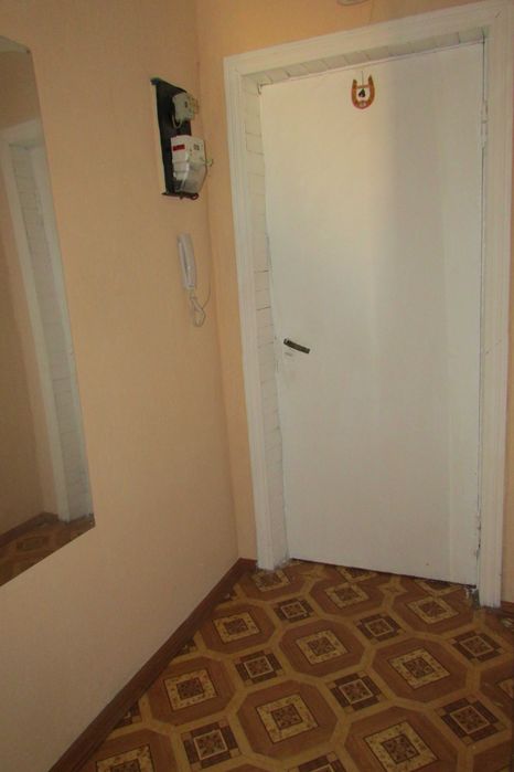 Ст. метро Почайна.  вул. Троїцько-Кирилівська 14