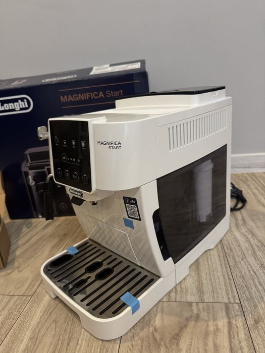 Продам кавомашину DeLonghi MAGNIFICA START