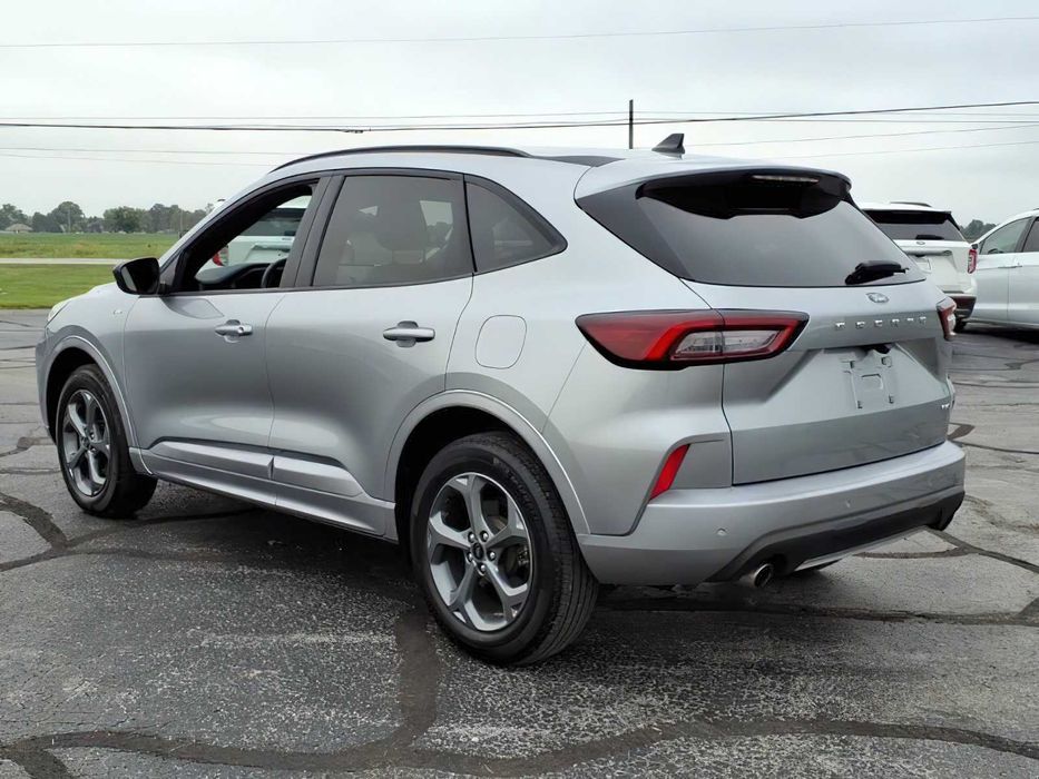 Ford Escape      2024
