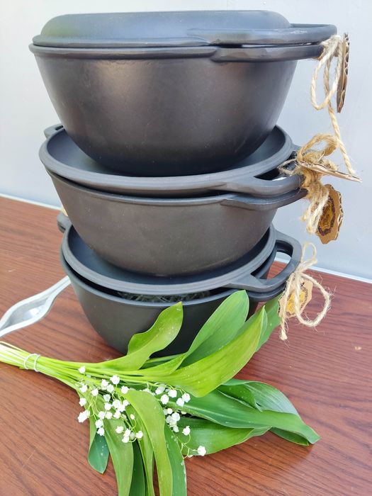 Кастрюля чугунная литая 4- 6 литров с чугунной крышкой сковородой