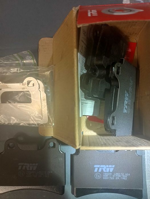 Колодки тормозные задние Фольксваген Туарег, TRW GDB 1722.